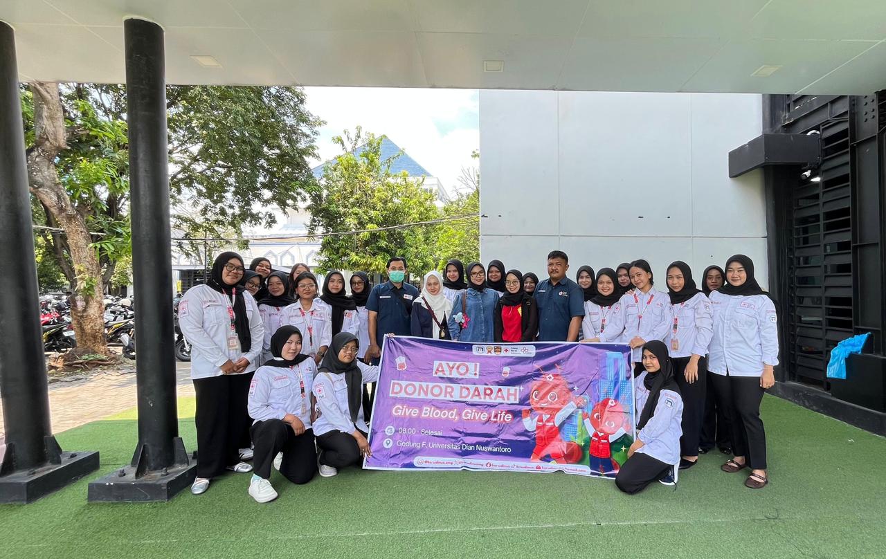 Foto bersama UDD PMI Kota Semarang